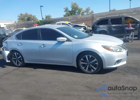 2017 Nissan Altima 2.5 Sr z USA, uszkodzony, nr VIN 1N4AL3AP0HC134144